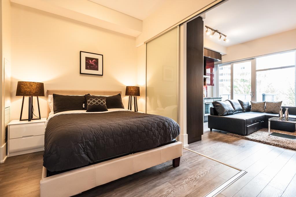 Loft - Entertainment & Financial District Apartment Торонто Стая снимка